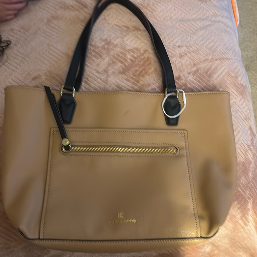 Woman’s Liz Claiborne purse